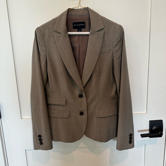 Banana Republic tailored blazer - Picture 1 of 7